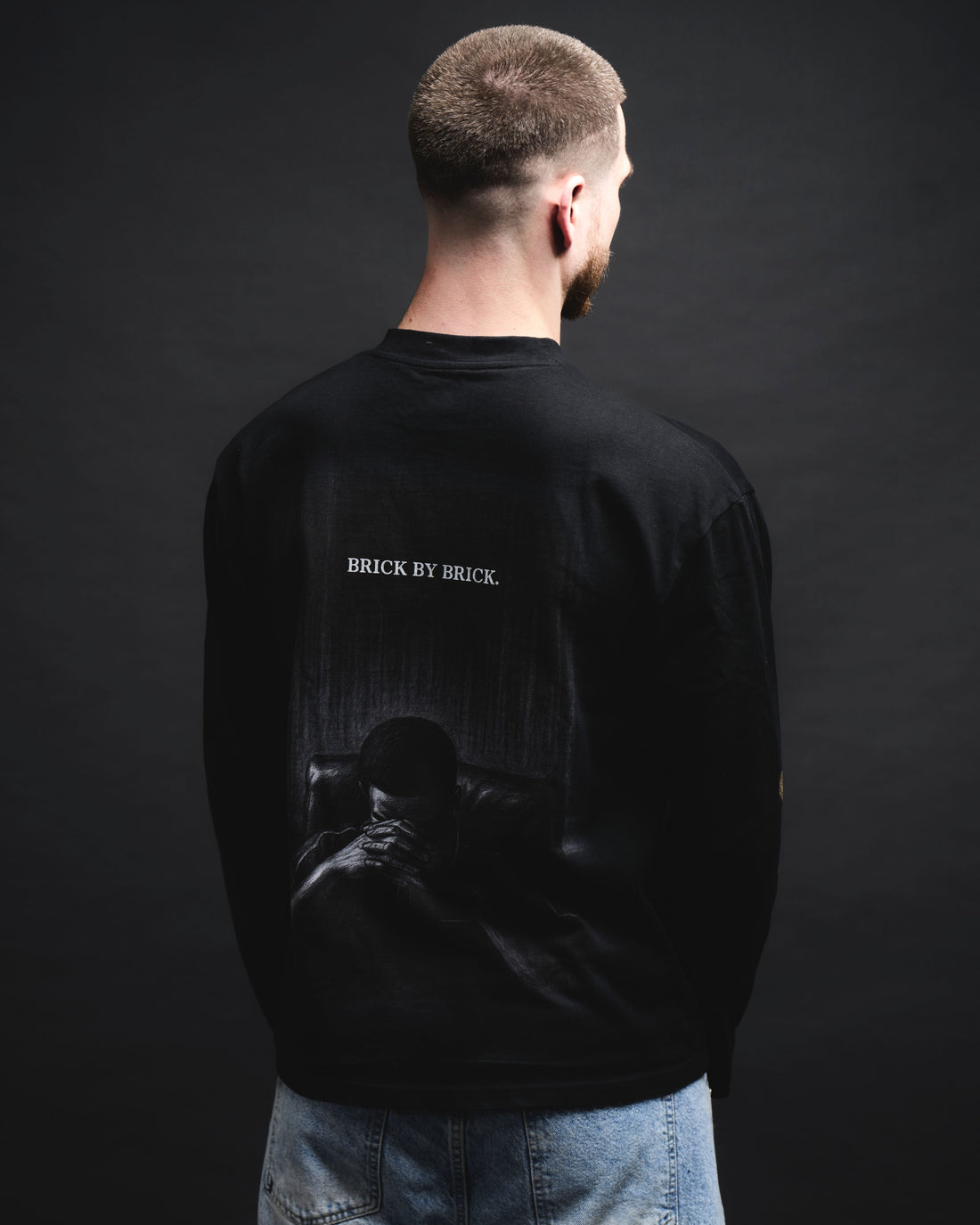 MONOCHROME ACE SLEEVE BLACK/orange